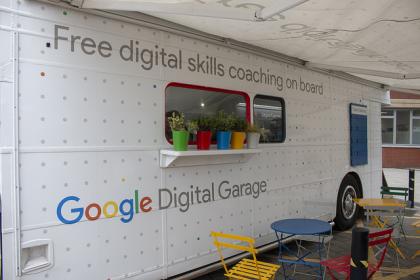 Google_Digital_Garage_Bus